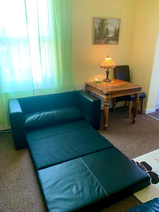 Apartments Near The Sea With Free Parking Southend-On-Sea Exterior photo